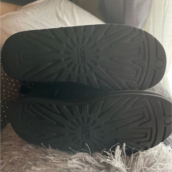 Sz 5 black sheepskin/sherpa  bailey bow 2 UGG classic   Short boot - Picture 4 of 7